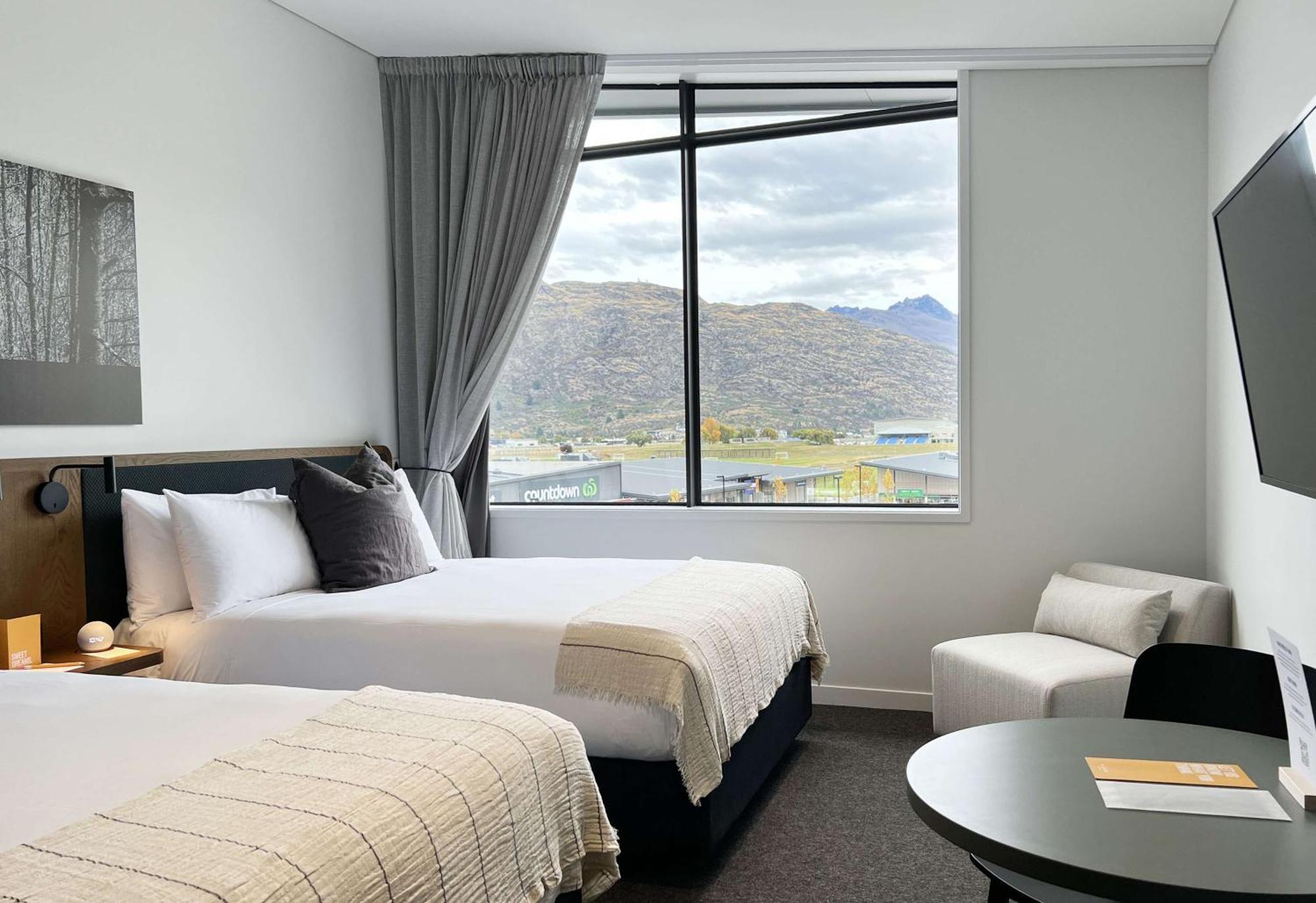 Hotel Sudima Five Mile 4*